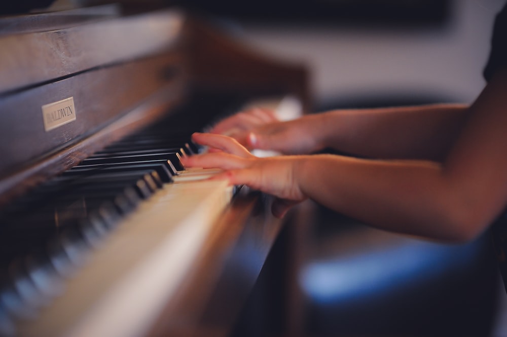 تاثیر نواختن موسیقی در آرام کردن کودکان